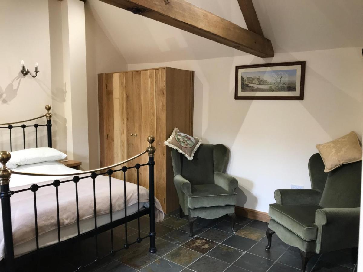 Bed and Breakfast Vale Farm Higham on The Hill Exterior foto